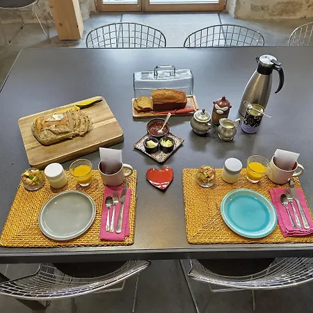 La Metairie Du Clos Saint Louis Bed & Breakfast