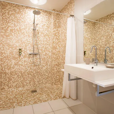 La Metairie Du Clos Saint Louis Bed & Breakfast 3*