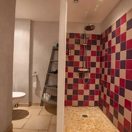 La Metairie Du Clos Saint Louis Oda ve Kahvaltı