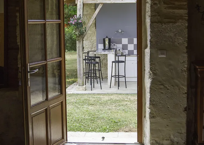 La Metairie Du Clos Saint Louis Bed & Breakfast 3*