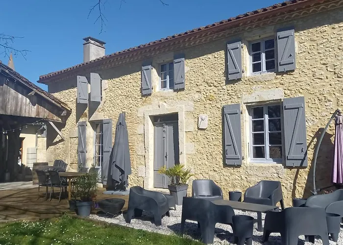 La Metairie Du Clos Saint Louis Bed & Breakfast 3*